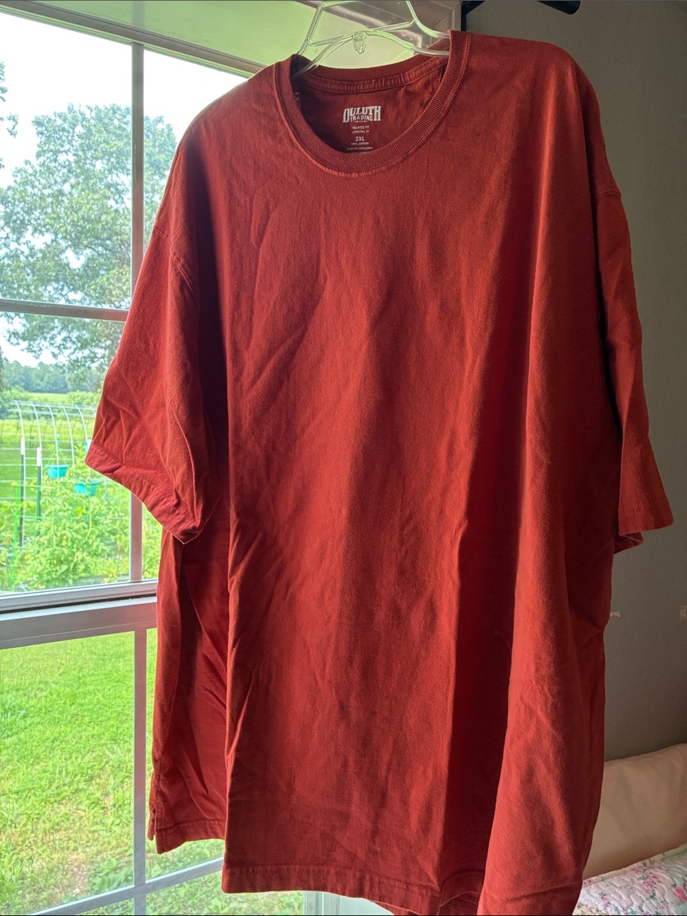 Duluth Trading Co Men’s Short Sleeve Longtail T in Rust Red 2XL